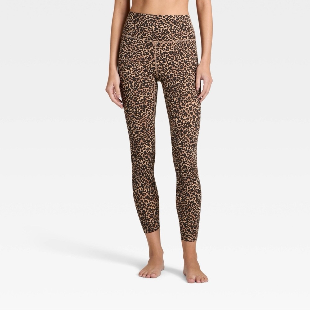 All in Motion Everyday Soft Ultra High Rise Leopard Leggings Size L